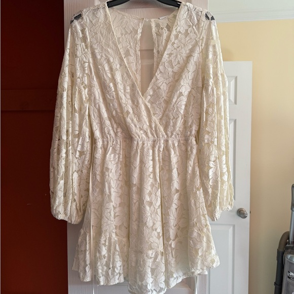 Selfie Leslie Cream Lace Dress - Picture 1 of 3